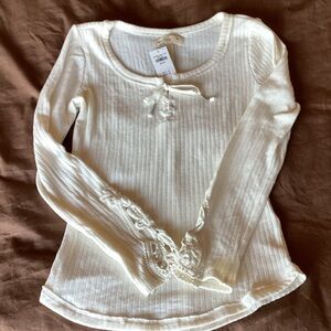 Hollister Kids Cream Long Sleeve Tee